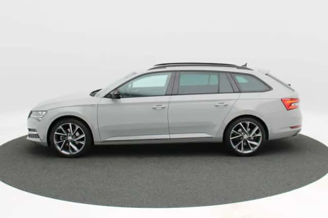 Škoda Superb (2024) thumbnail 7