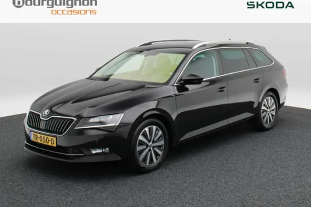 Škoda Superb (2018) thumbnail 1