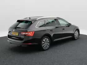 Škoda Superb (2018) thumbnail 2