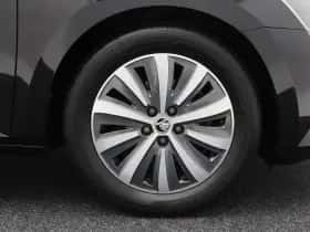 Škoda Superb (2018) thumbnail 11