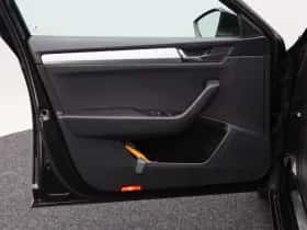 Škoda Superb (2018) thumbnail 16