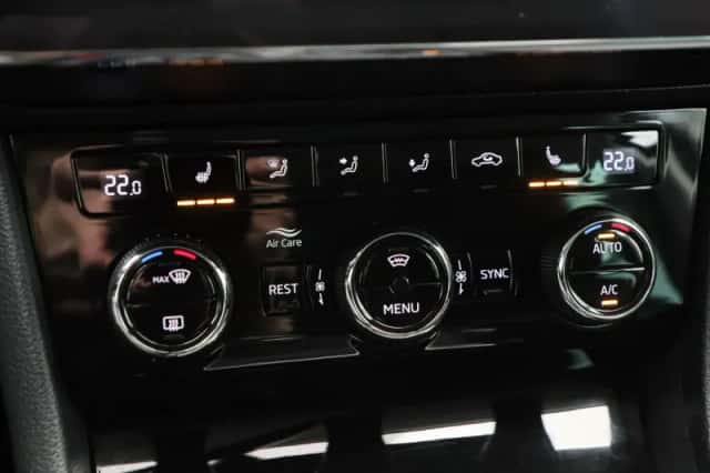 Škoda Superb (2018) thumbnail 28