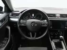 Škoda Superb (2018) thumbnail 34
