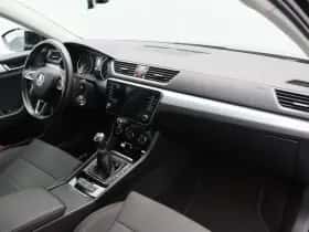 Škoda Superb (2018) thumbnail 36