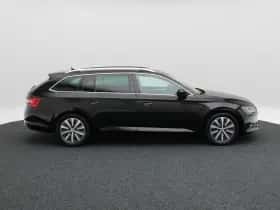 Škoda Superb (2018) thumbnail 6