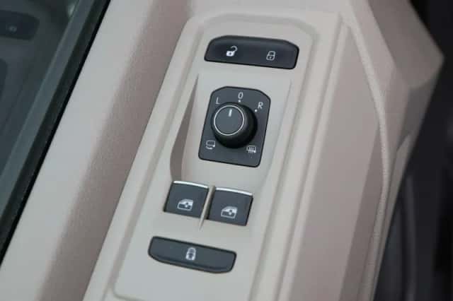 Volkswagen Multivan (2024) thumbnail 21
