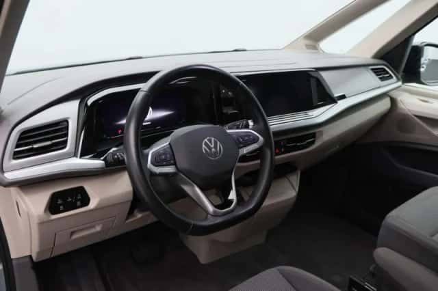 Volkswagen Multivan (2024) thumbnail 4