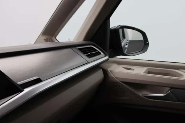 Volkswagen Multivan (2024) thumbnail 33