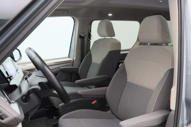 Volkswagen Multivan (2024) thumbnail 6