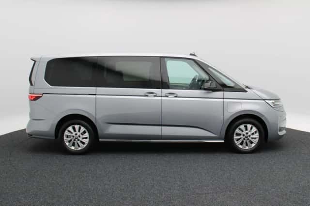 Volkswagen Multivan (2024) thumbnail 8
