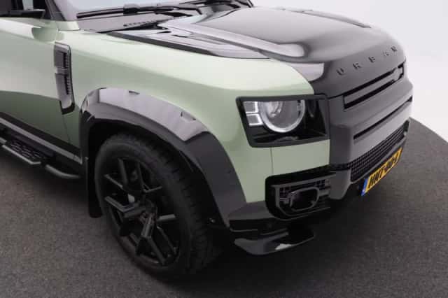 Land Rover Defender (2024) thumbnail 13