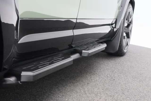 Land Rover Defender (2024) thumbnail 18