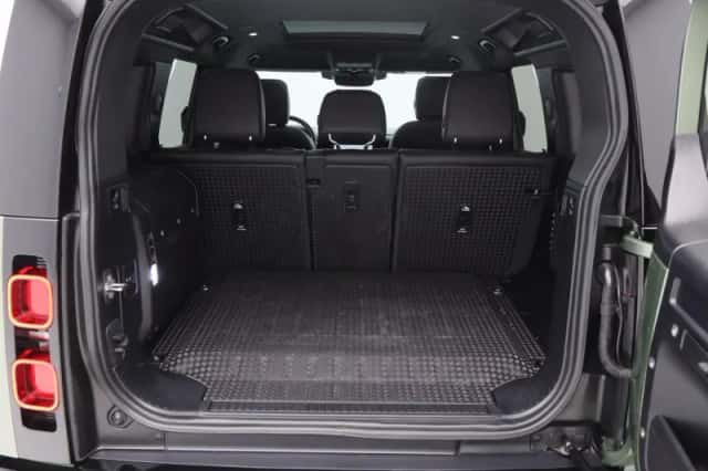 Land Rover Defender (2024) thumbnail 20