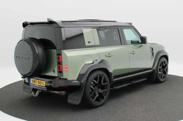 Land Rover Defender (2024) thumbnail 3
