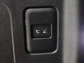 Land Rover Defender (2024) thumbnail 21