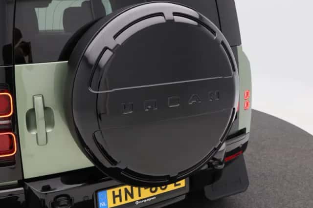 Land Rover Defender (2024) thumbnail 23