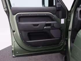 Land Rover Defender (2024) thumbnail 26