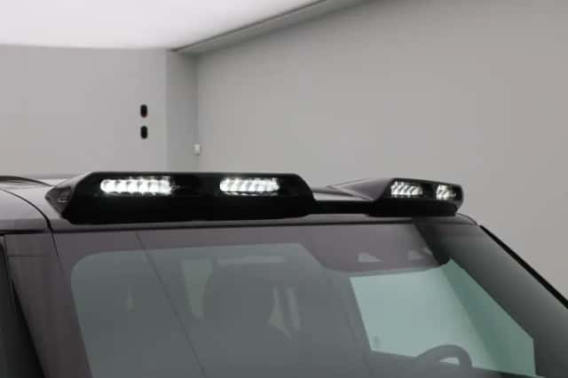 Land Rover Defender (2024) thumbnail 32