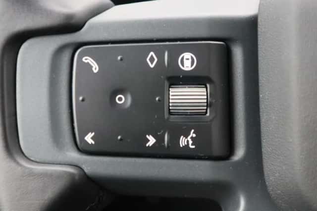 Land Rover Defender (2024) thumbnail 34