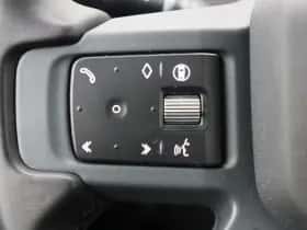 Land Rover Defender (2024) thumbnail 34