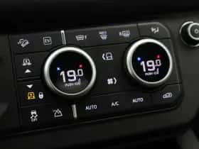 Land Rover Defender (2024) thumbnail 45