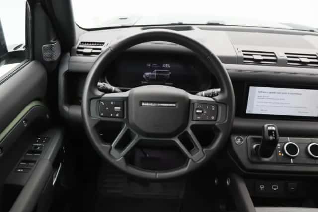 Land Rover Defender (2024) thumbnail 51