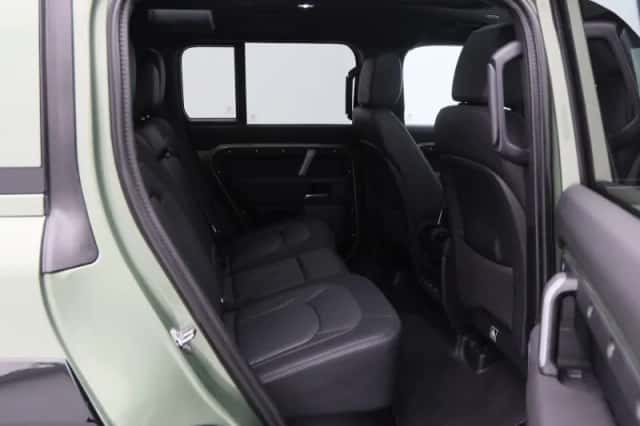 Land Rover Defender (2024) thumbnail 52
