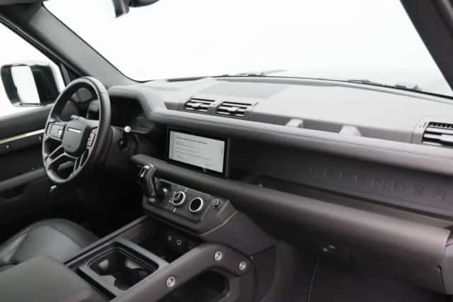 Land Rover Defender (2024) thumbnail 53