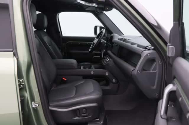 Land Rover Defender (2024) thumbnail 54