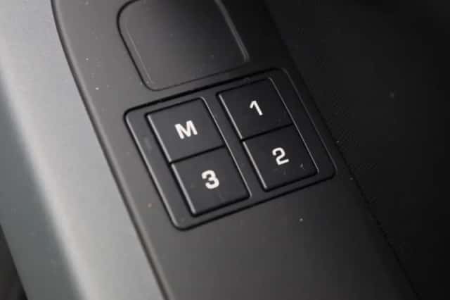 Land Rover Defender (2024) thumbnail 55