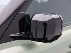 Land Rover Defender (2024) thumbnail 58
