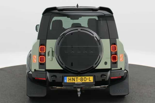 Land Rover Defender (2024) thumbnail 7