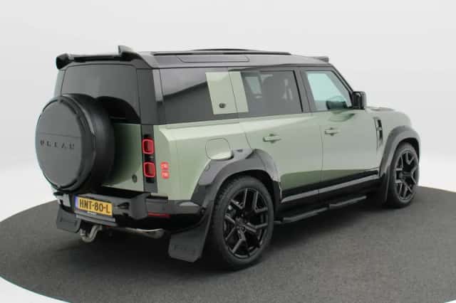 Land Rover Defender (2024) thumbnail 3