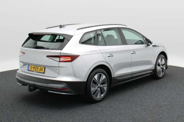 Škoda Enyaq (2023) thumbnail 3