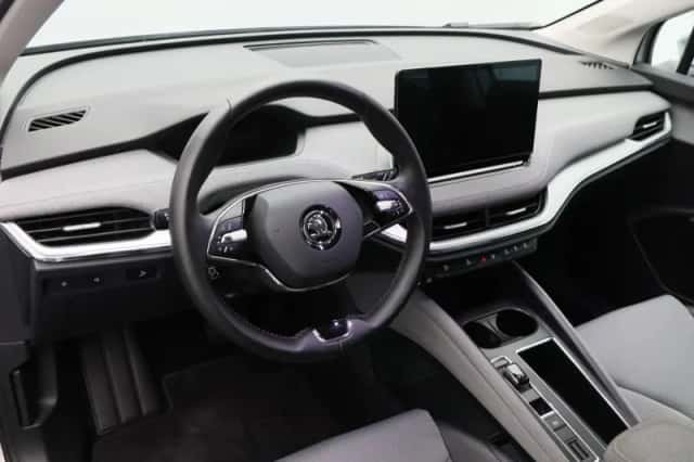 Škoda Enyaq (2023) thumbnail 4