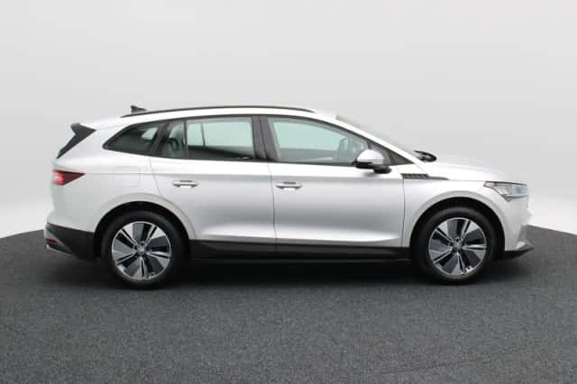Škoda Enyaq (2023) thumbnail 8