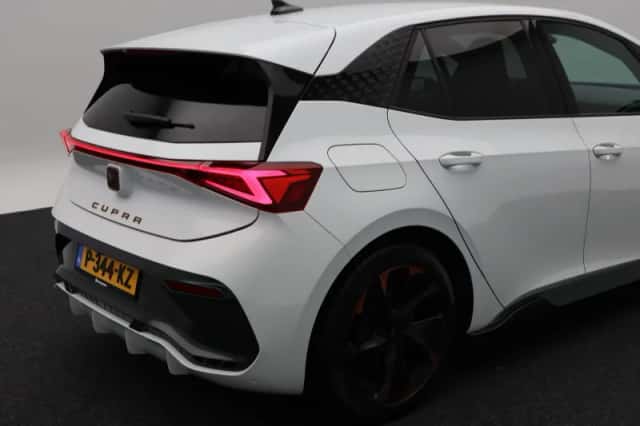 CUPRA Born (2022) thumbnail 16