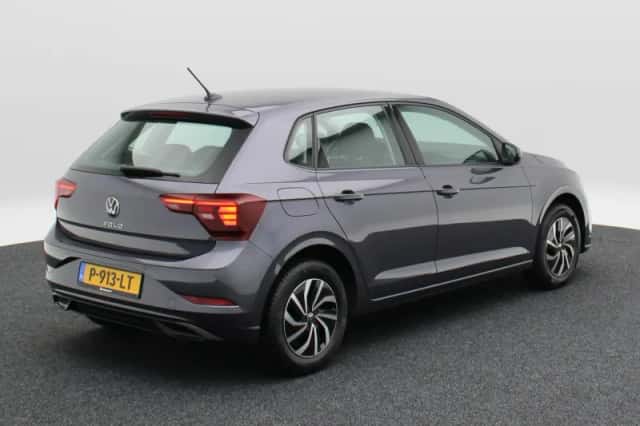 Volkswagen Polo (2022) thumbnail 2