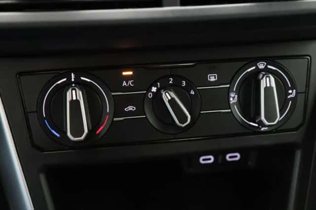 Volkswagen Polo (2022) thumbnail 25