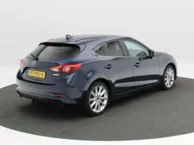 Mazda 3 (2017) thumbnail 2