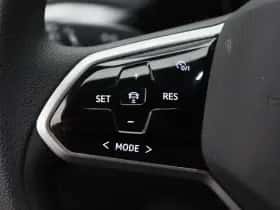 Volkswagen ID.4 (2023) thumbnail 8