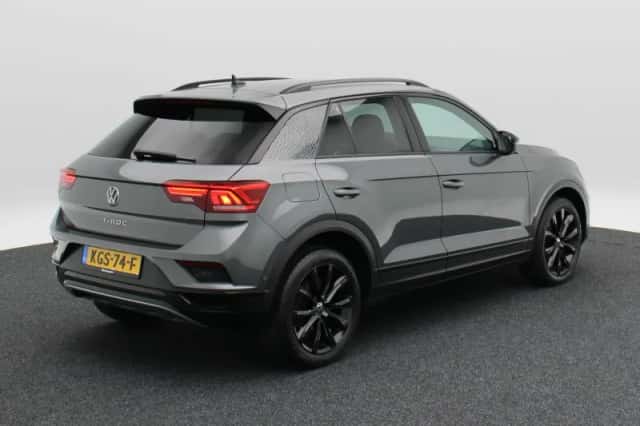 Volkswagen T-Roc (2022) thumbnail 2