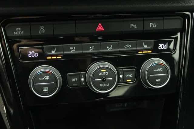 Volkswagen T-Roc (2022) thumbnail 12