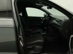 Volkswagen T-Roc (2022) thumbnail 16