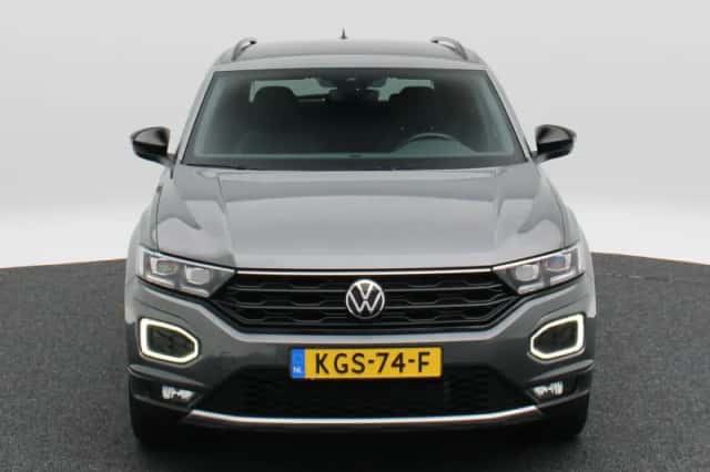 Volkswagen T-Roc (2022) thumbnail 4