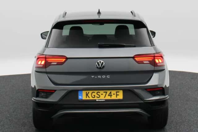 Volkswagen T-Roc (2022) thumbnail 5
