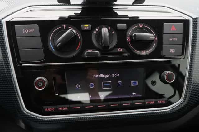Volkswagen Up! (2023) thumbnail 19