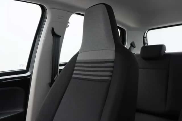Volkswagen Up! (2023) thumbnail 24