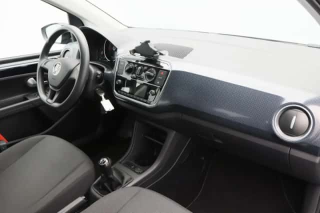 Volkswagen Up! (2023) thumbnail 28
