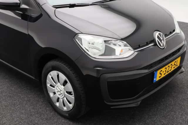 Volkswagen Up! (2023) thumbnail 10